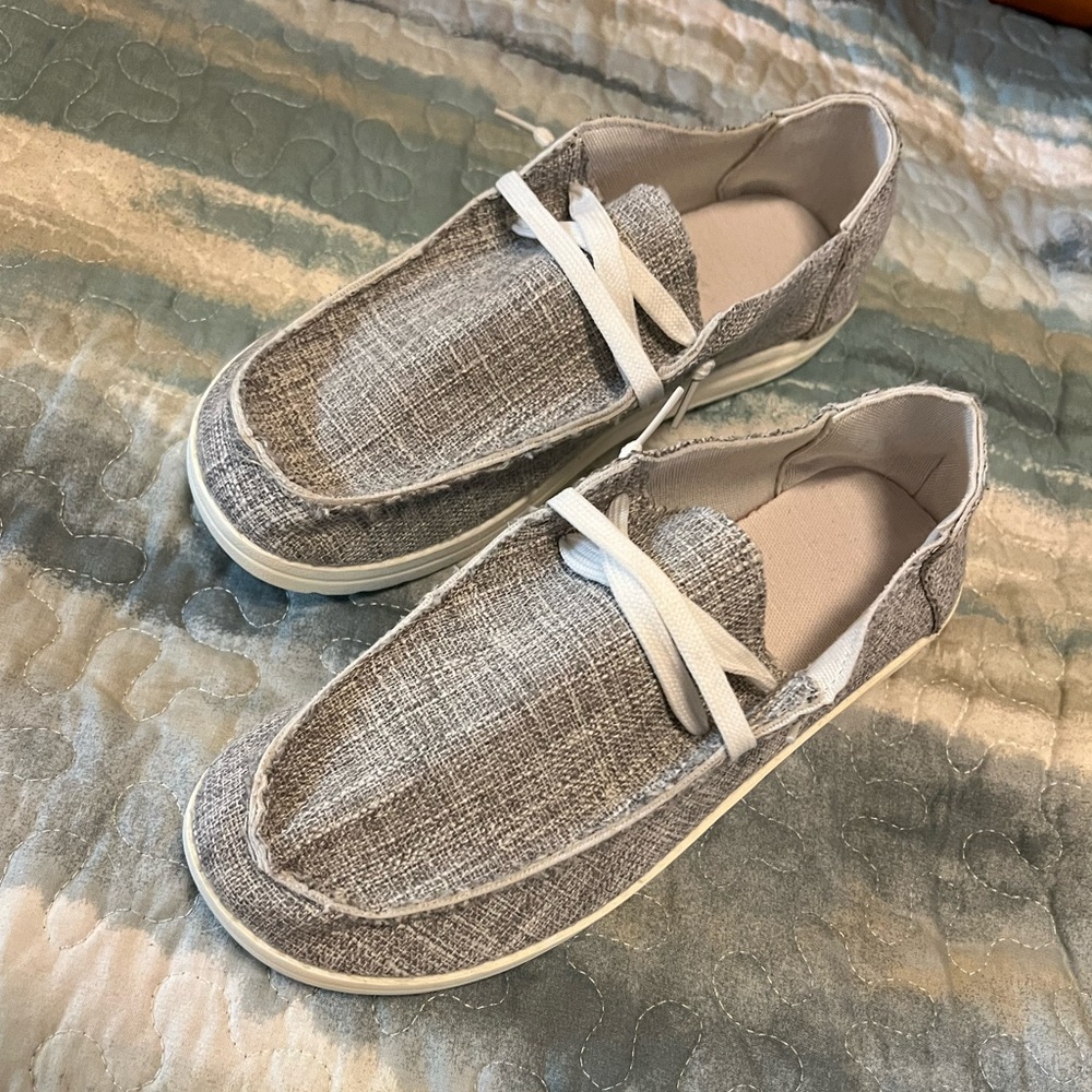 Off brand heydudes shoes